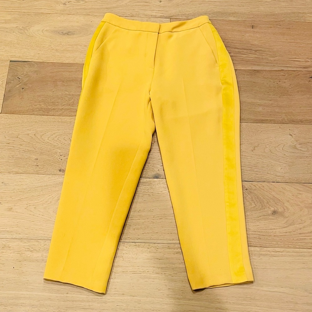 EUC Top Shop trousers size 6 petite with Satin stripe down sides.